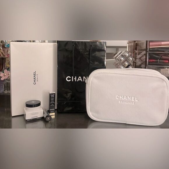 CHANEL BEAUTY BUNDLE~LARGE VELOUR POUCH, TINTED LIP BALM & HYDRA BEAUTY BALM - Picture 1 of 16